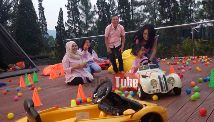 Ayu ajak keluarga tampil di VK religi 'Yuk Puasa', Jumat (19/05) @selebtube.com